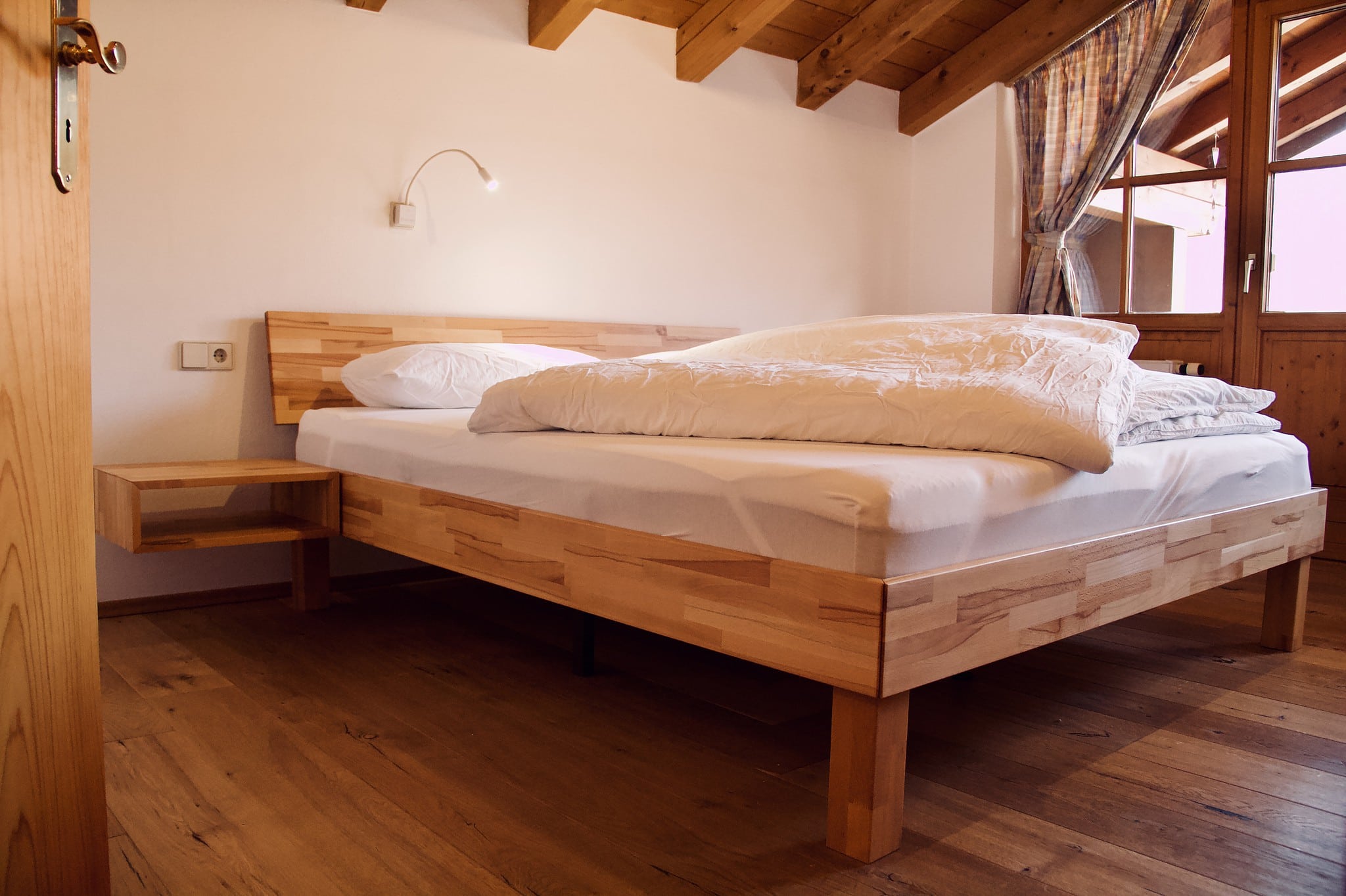 Ferienwohnung Am Loferwasser in Reit im Winkl - Doppelbett aus Holz